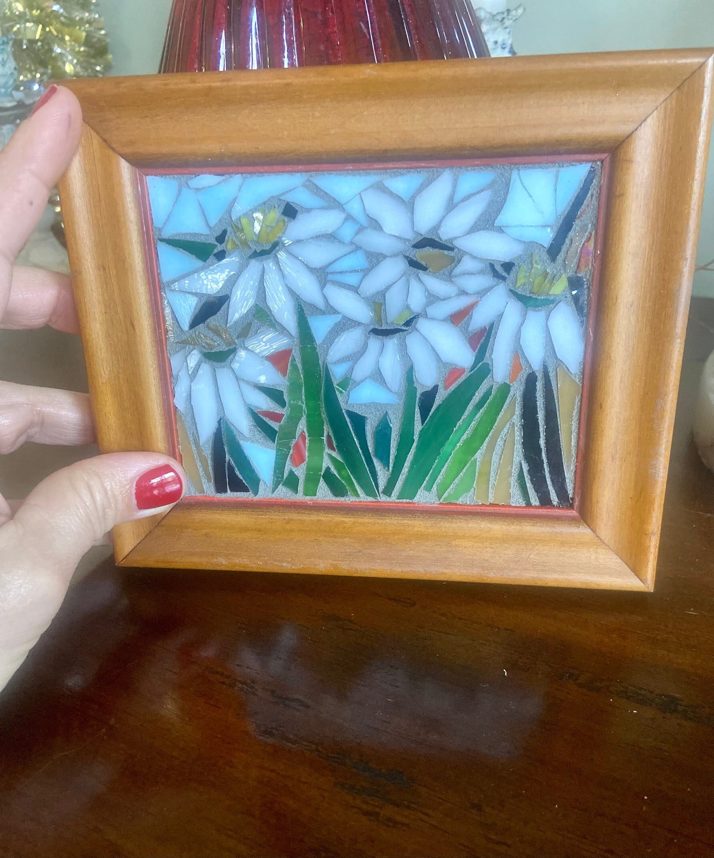 Small framed art. Stained glass flower mosaic. Flower wall art. Hand cut glass and broken tesserae. Gift idea for a daisy lover.